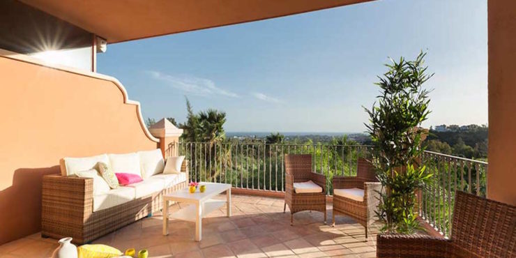 One of the best views in Marbella, ready to move in apartment with high qualities and unbeatable price. From € 290.000