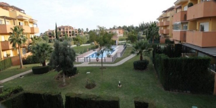 Golf lovers two bedrooms apartment walking distance to the beach in La Cala de Mijas, Costa del Sol.